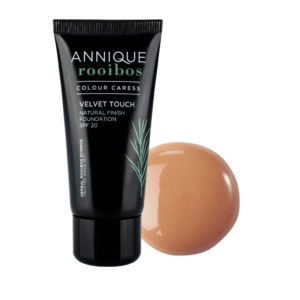 Velvet Touch Natural Foundation: Cream Beige 30ml